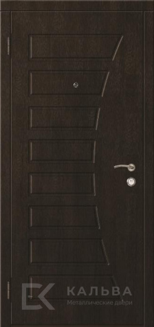 Фото №2 «Входная дверь белая классика с шоколадной панелью геометрия №548»